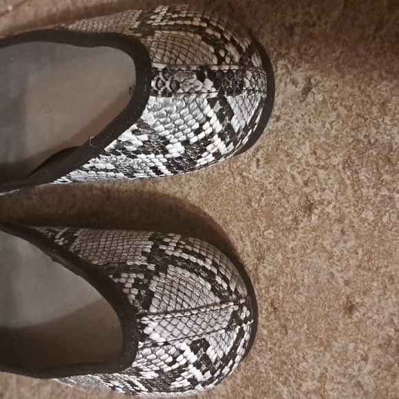 New Worthington GAGA snake print flats - Picture 6 of 10